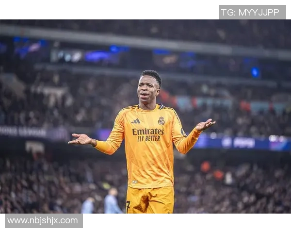 皇马官方宣布签下巴黎中场，合同里带3000万解约金！