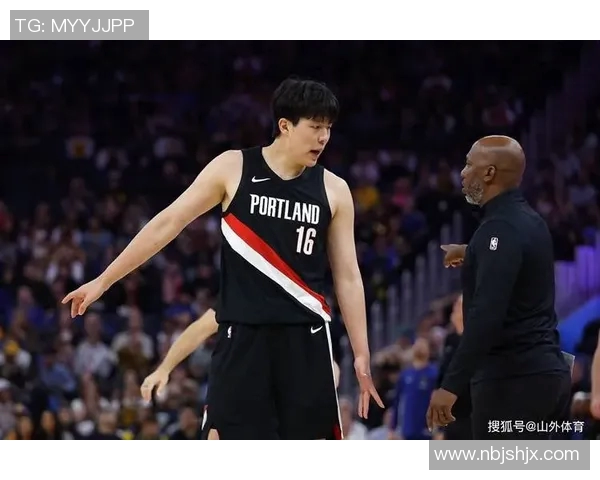 开拓者队主场胜快船扳平系列赛：燃情时刻再现