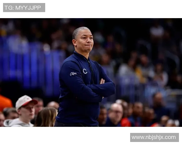 快船当家球星遭遇伤病,球迷担忧球队前景 快船当家球星遭遇伤病,球迷担忧球队前景