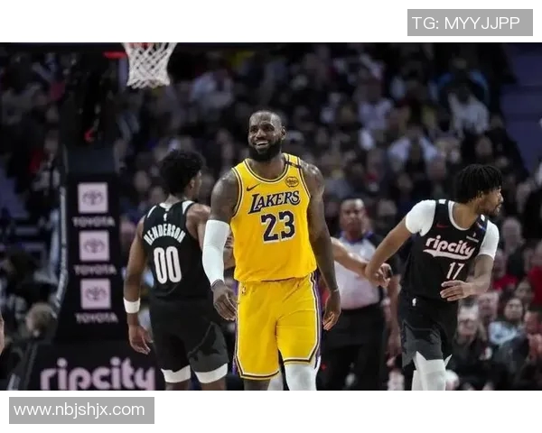 詹姆斯带领湖人队击败勇士,豪取五连胜,实力再次证明无可匹敌 詹姆斯带领湖人队击败勇士,豪取五连胜,实力再次证明无可匹敌