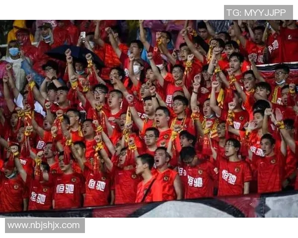 深圳队主场战胜广州队，取得中超联赛首胜