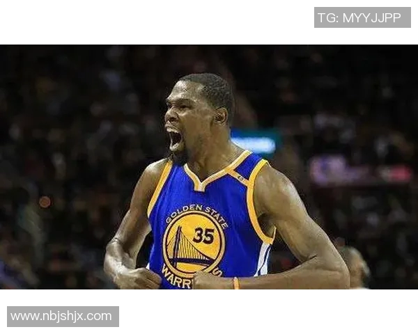 勇士主教练凯文·杜兰特宣布13年NBA生涯画上句号,球迷泪洒球场 勇士主教练凯文·杜兰特宣布13年NBA生涯画上句号,球迷泪洒球场